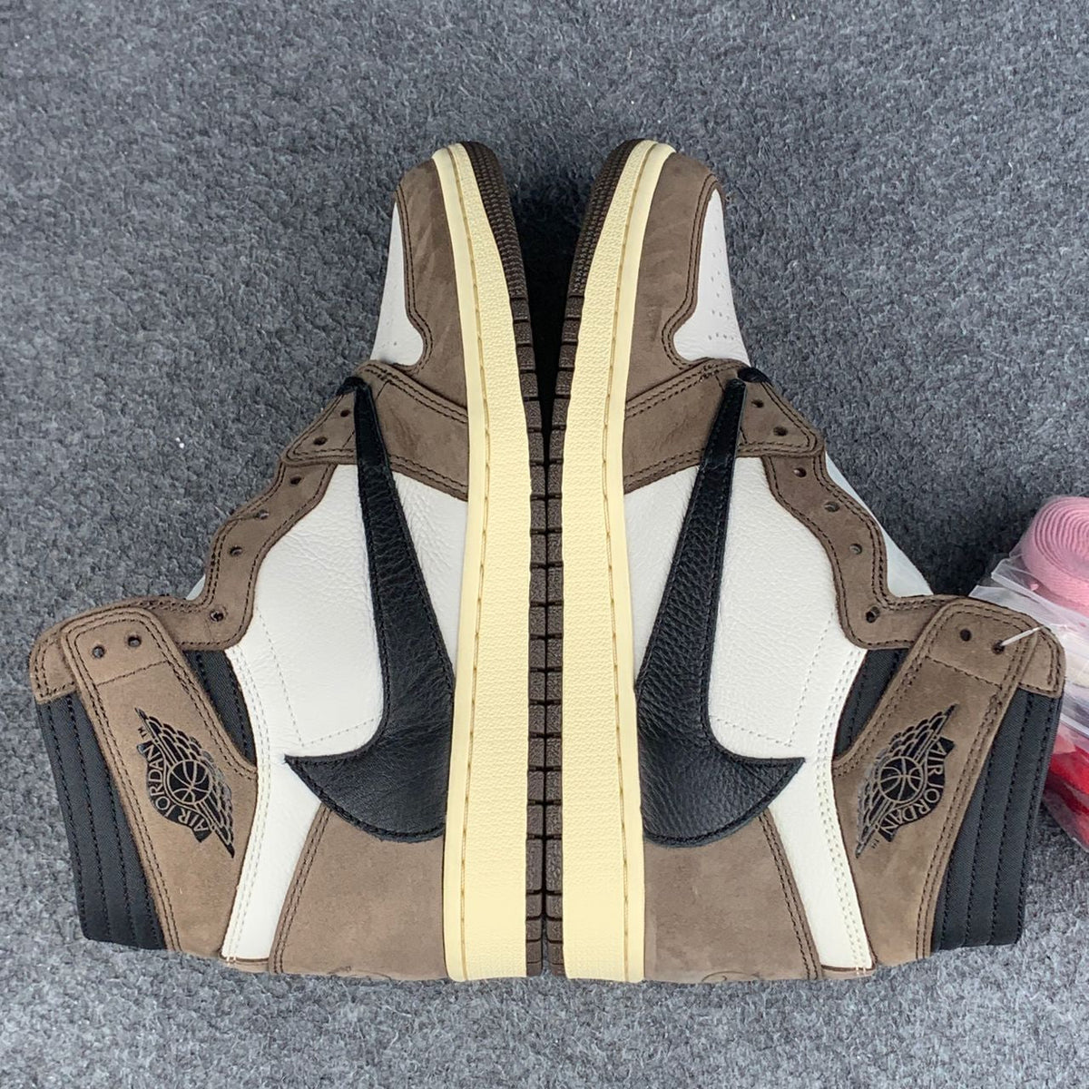 Travis Scott x Air Jordan 1 Retro High OG 'Mocha'
