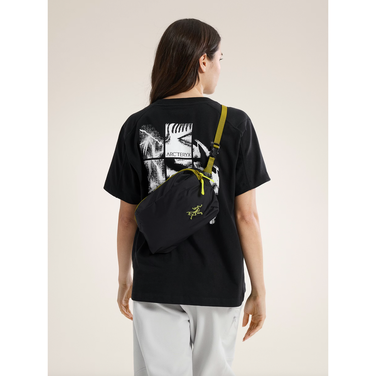 Arc'teryx Heliad Crossbody Bag in Black/Olive Moss