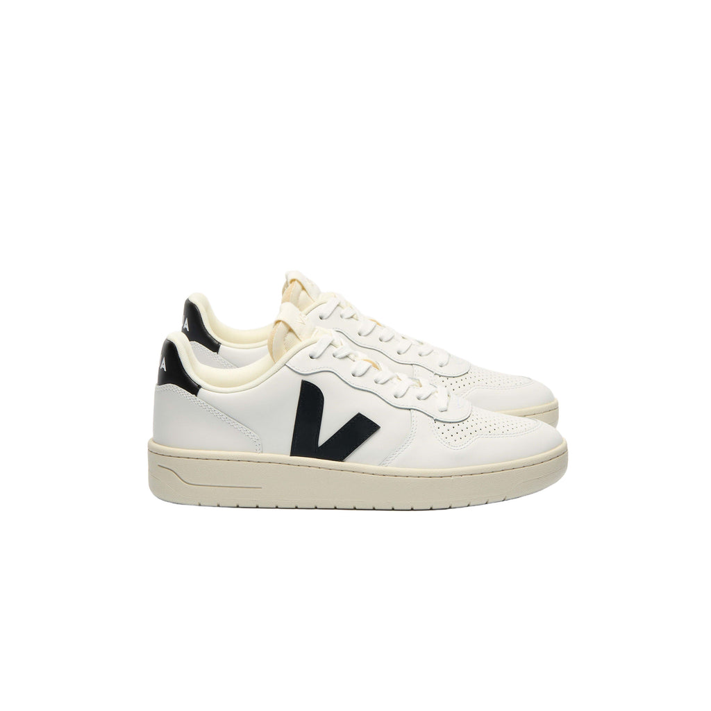 Veja Women's V-10 CWL in White Black